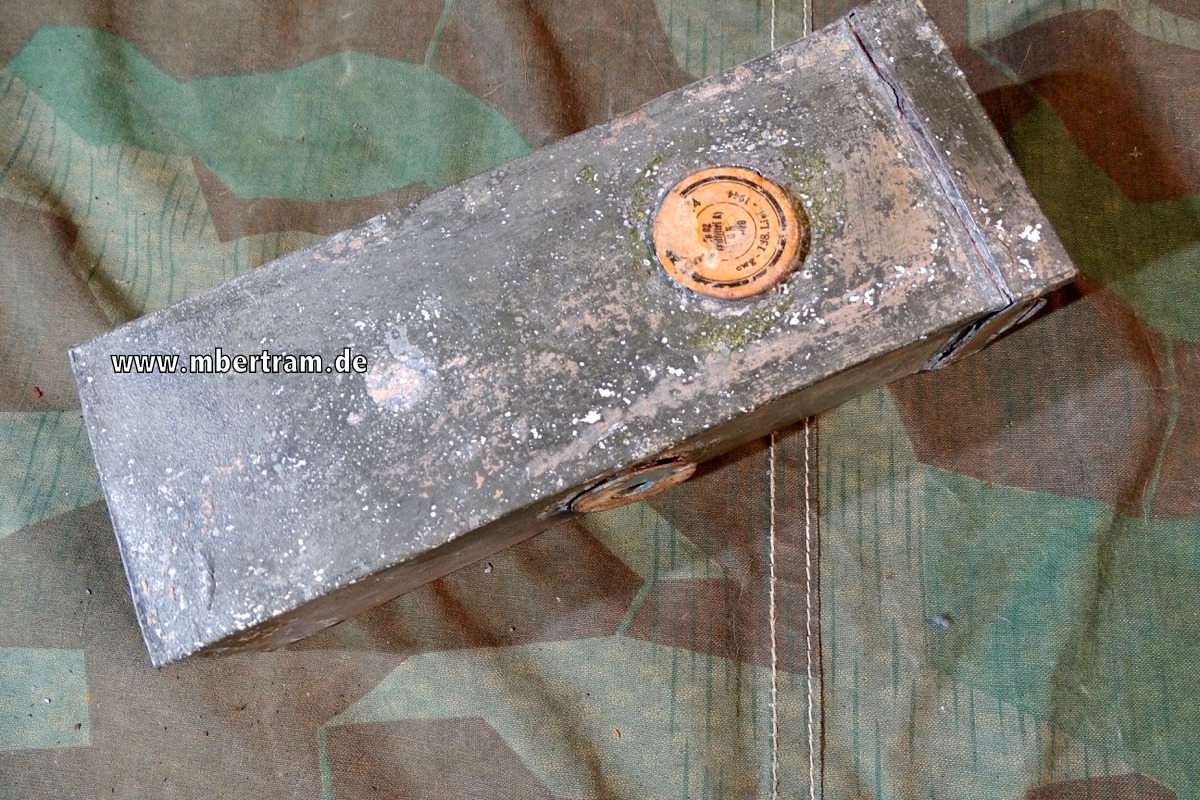 Wehrmacht / Waffen SS :  1 Kg Pioniersprengladung, Sprengbüchse 24