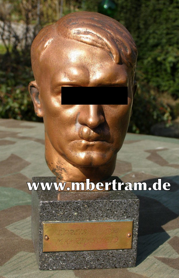 A.Hitler Büste. Buntmetall, massiv, Signatur H.M. Ley