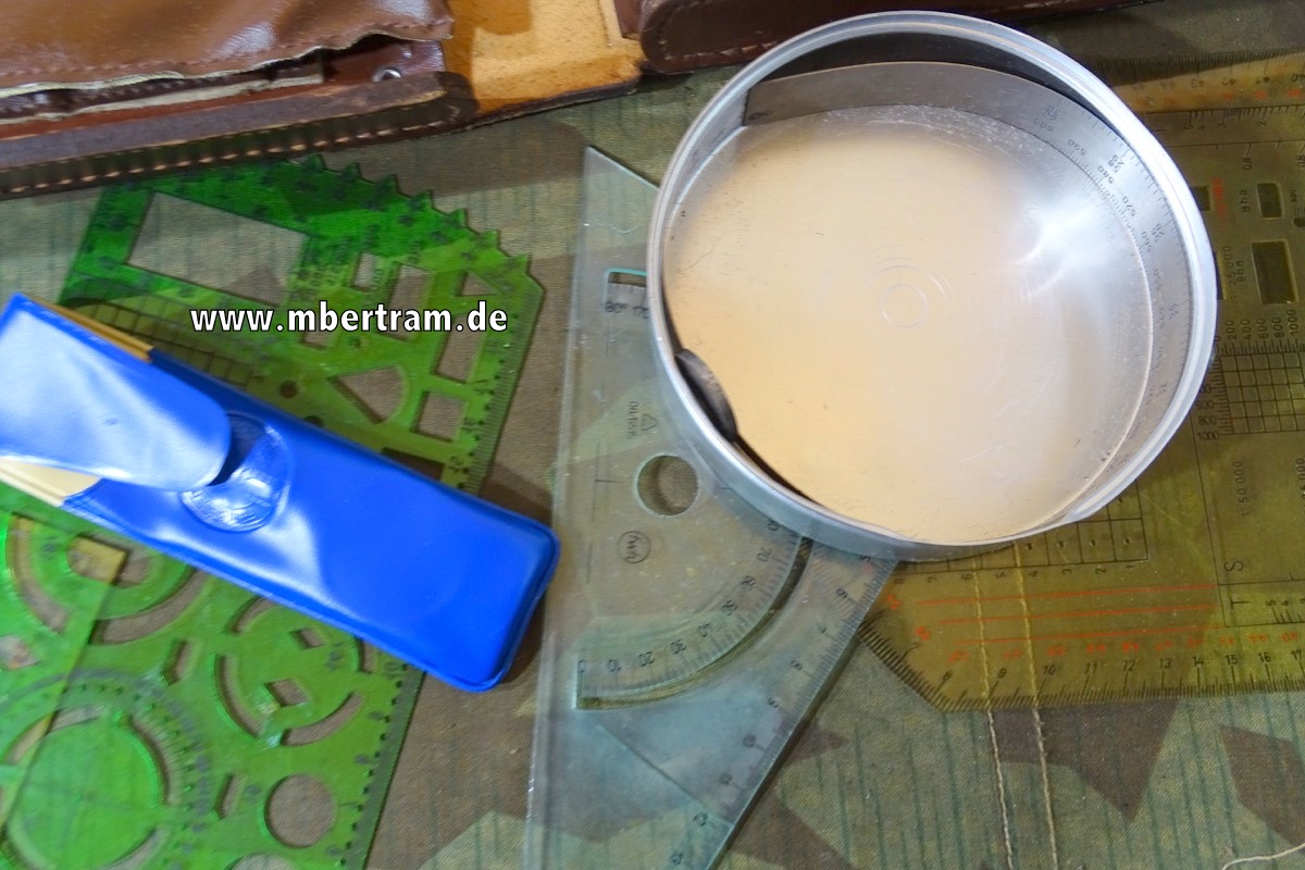 20305-5 DDR NVA Ledertasche Artillerie-Kommandeursbesteck mit Inhalt