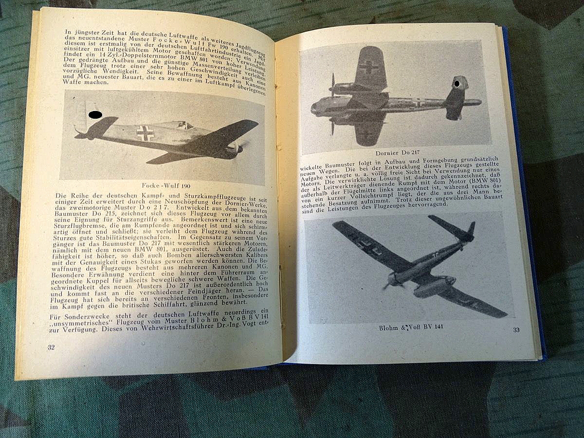 Luftwaffen Taschenkalender 1943, Uniformtafeln, Werbung Luftrüstung, Flugzeugfotos. Luftwaffen Taschenkalender 1943, Uniformtafeln, Werbung Luftrüstung, Flugzeugfotos.