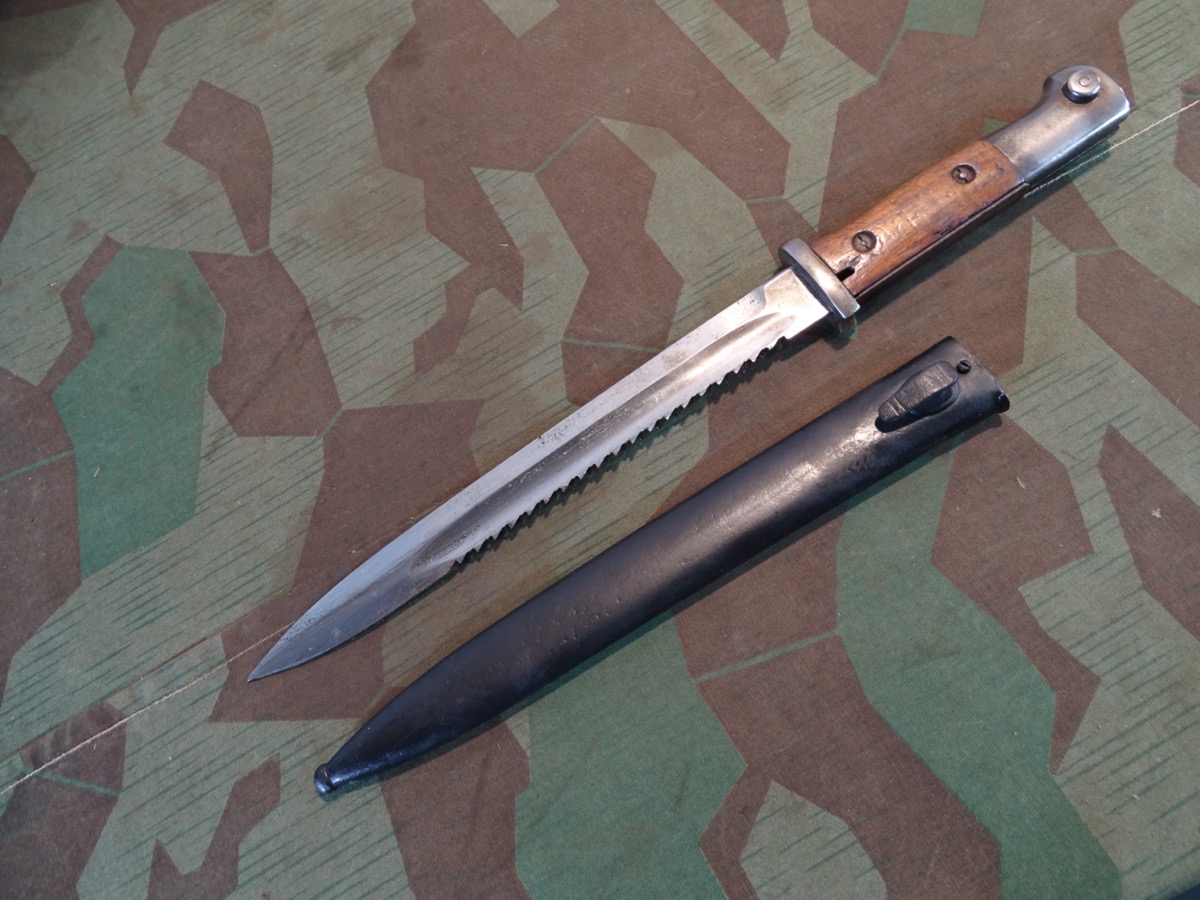 K 98 Seitengewehr/ Bajonett 84/98, Sägerücken 1. WK, " Gebr. Heller Marienthal" K 98 Seitengewehr/ Bajonett 84/98, Sägerücken 1. WK, " Gebr. Heller Marienthal"