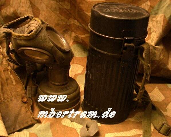 GASMASKE: AUER RL1/38/3, SCHWARZE BLECHDOSE