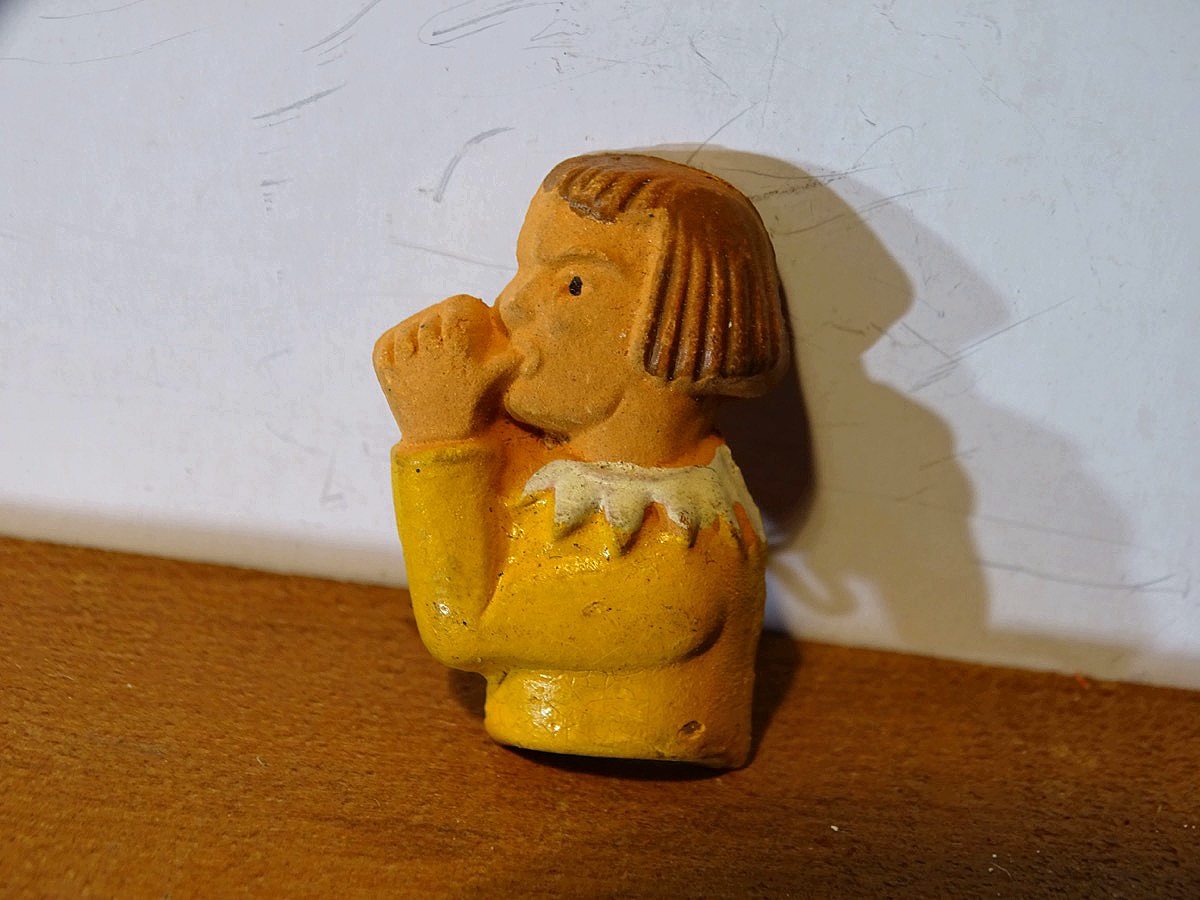 WHW Winterhilfswerk 1942 Serie Struwelpeter Figuren "Daumenlutscher" Ton Keramik 