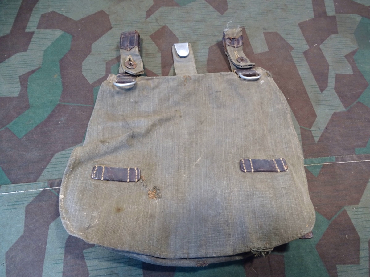 Früher Brotbeutel Wehrmacht, getragenes Stück mit deutlichen Nutzungsspuren um 1936