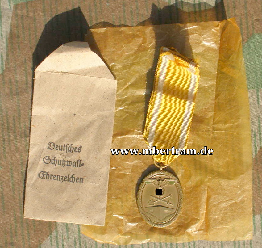 DEUTSCHES SCHUTZWALL EHRENZEICHEN AM BAND, TTE