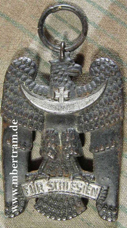 Schlesischer Adler 2. Stufe Eisen geschwärzt, ohne Band.