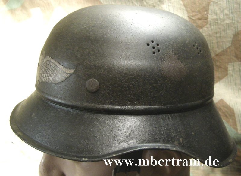 Luftschutzhelm, Gladiatorform Mit ergänztem Wappen