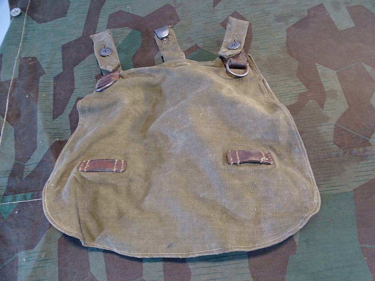 Brotbeutel Wehrmacht, ungeschwärztes Leder ( Luftwaffen Felddivision ?) aus Luftwaffennachlass
