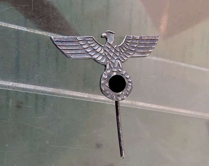 Anstecknadel Hoheitsabzeichen für Amtsträger der NSDAP, Adler, Nadel gekürzt. 