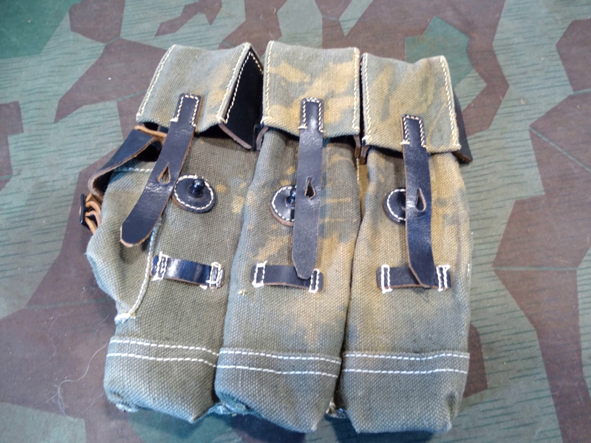 Repro Magazintasche für MP 44 / Sturmgewehr 44, gealtert, ausgeblichen. 