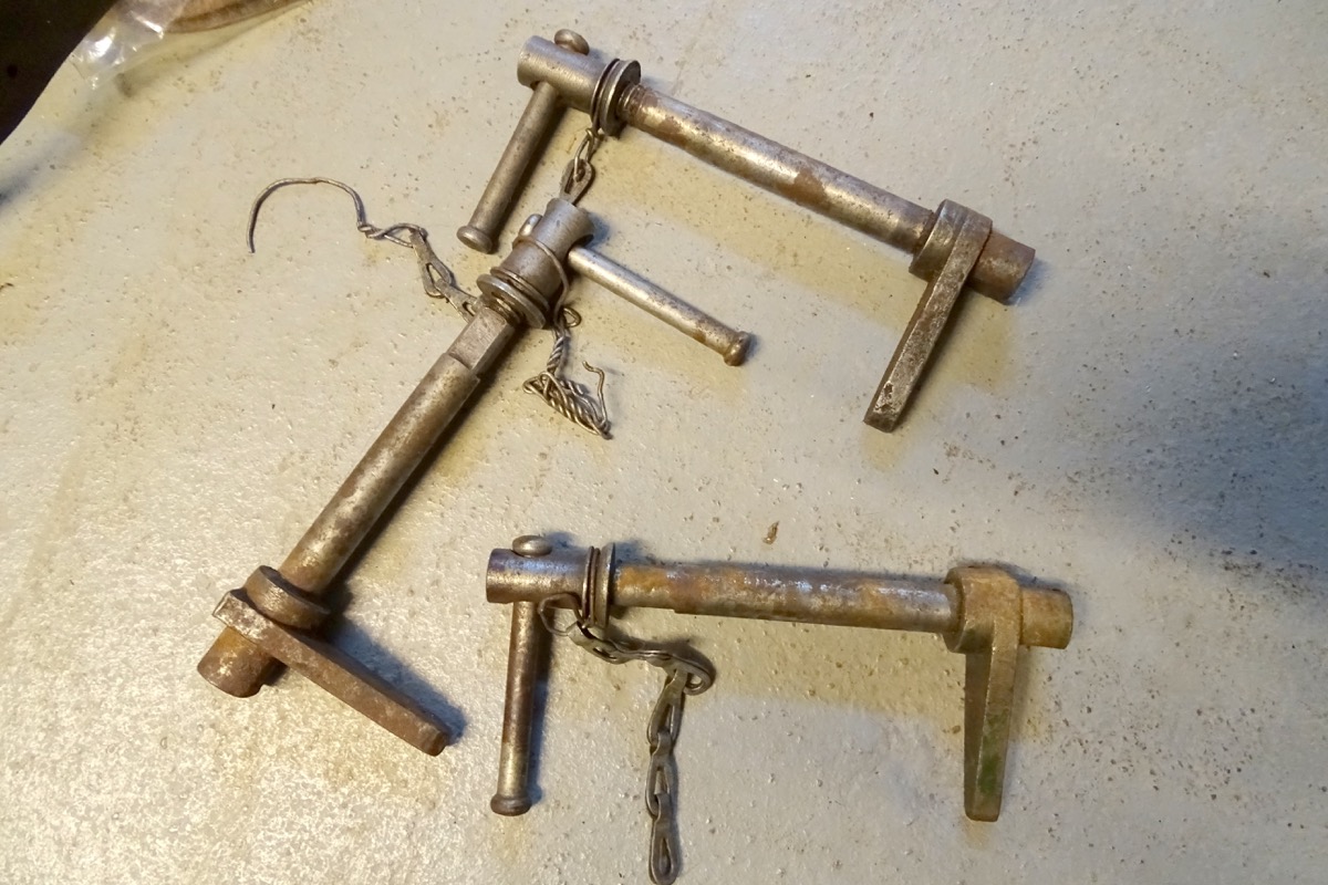 MG Maxim M 1910 Lafettenbolzen mit Mutter, Ohne Aufschieb Muffe