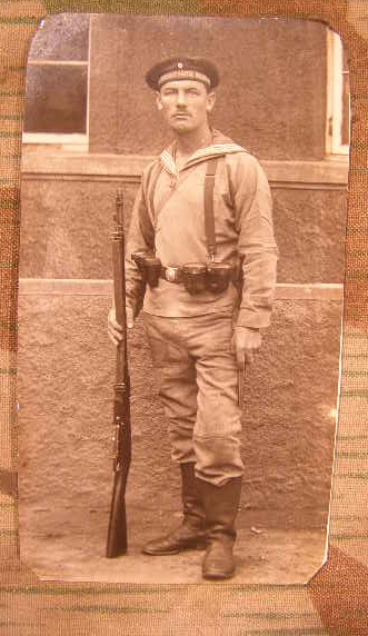 Matrosenkompanie Helgoland, Mützenband, Beute Gewehr