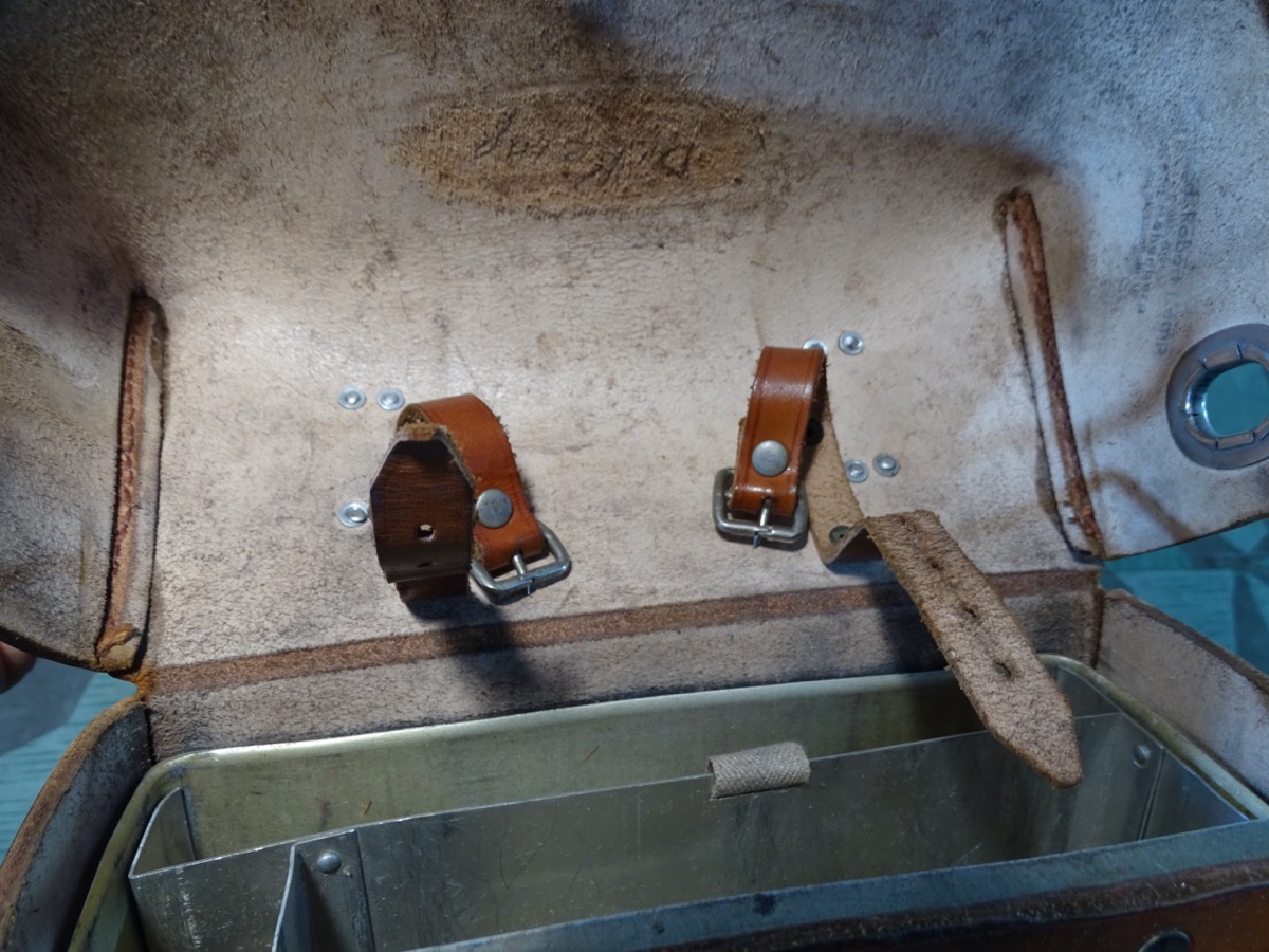 Sanitätstasche für Sanitätsoffiziere der Wehrmacht. " Bollmann Tutlingen 1939 "  mit Original Einsätzen. 