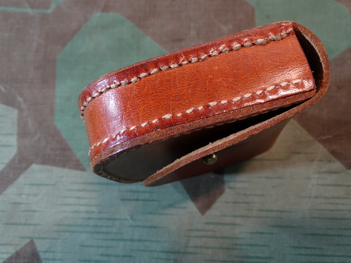 Braune Ledertasche für Strichplatten Beleuchtung, frühe Wehrmacht 1936, schöner Zustand und Stemplung