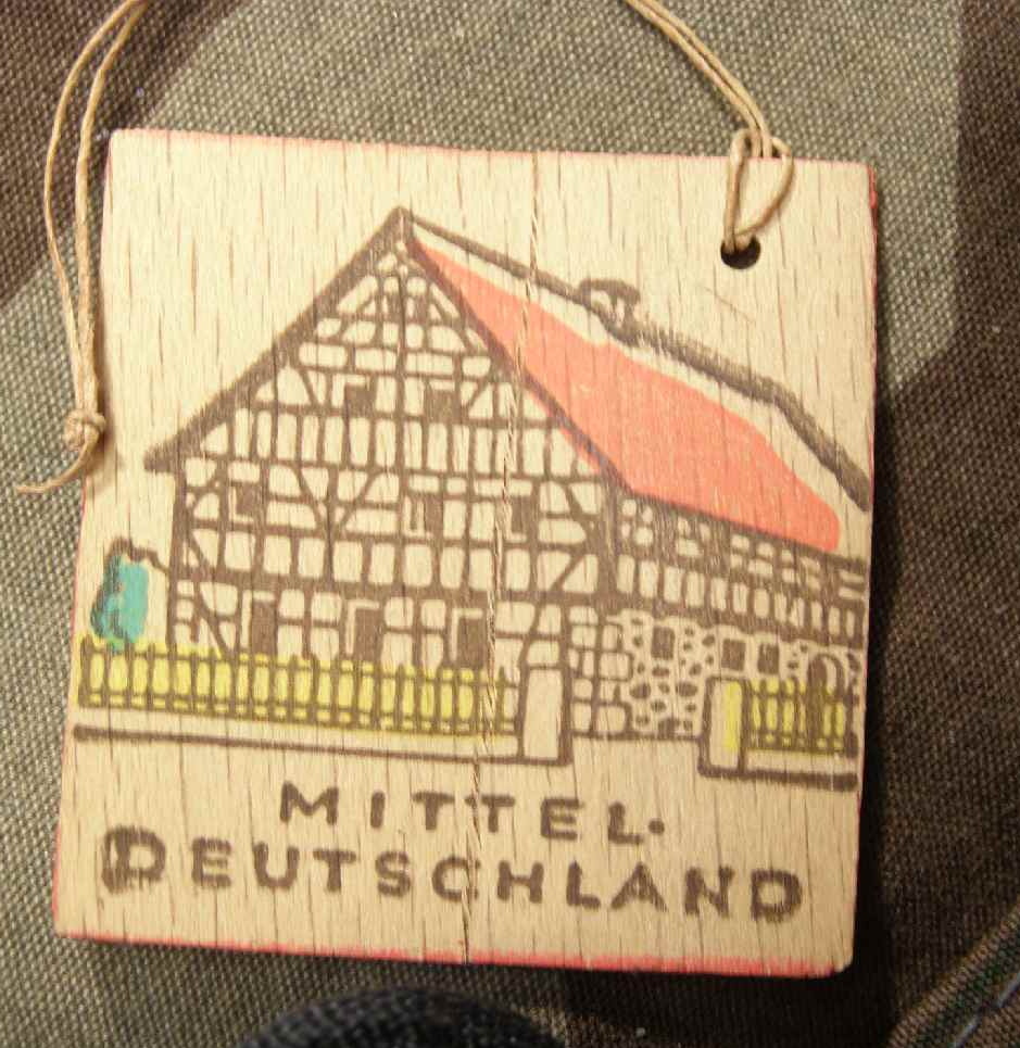 " Mitteldeutschland" WHW Nov. 1942. Holzabzeichen