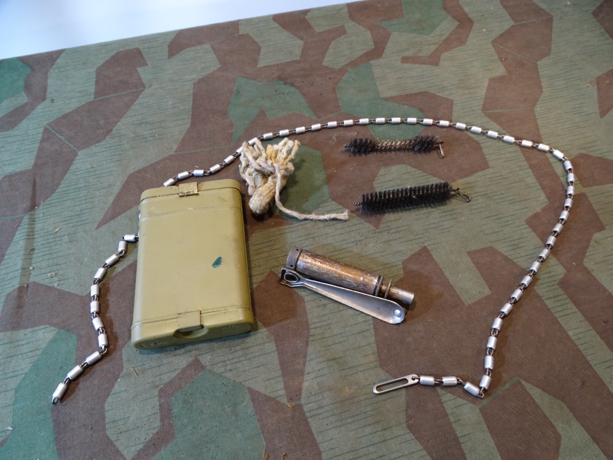 RG 34 Putzset für K 98 mit komplettem Inhalt 1943