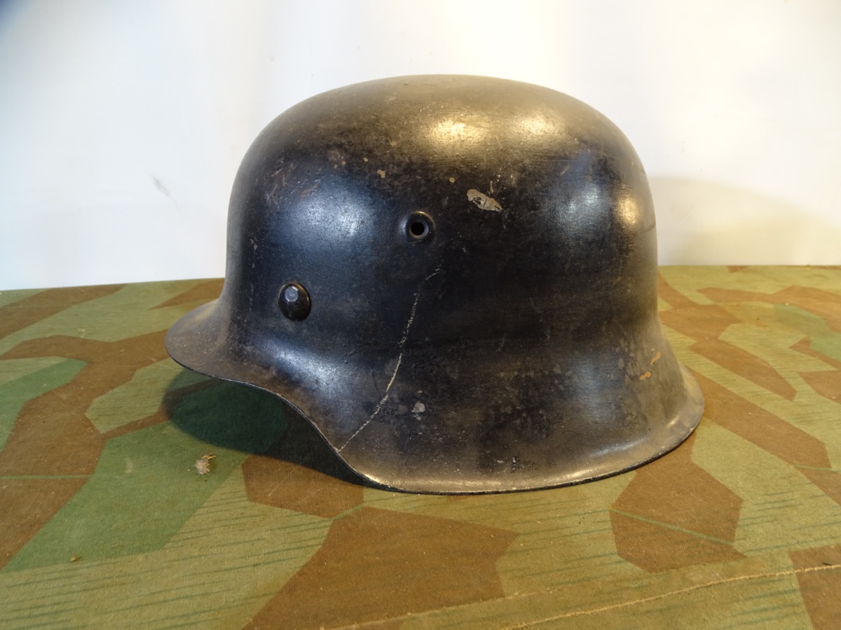 Wehrmachts Stahlhelm  M 42 weiterbenutzt bei Feuerwehr. Kopfgröße 56