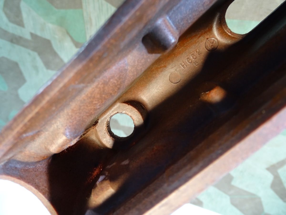 Replik: Unterschaft für eine MP 40, originalgetreuer Nachbau mit allen Stempeln