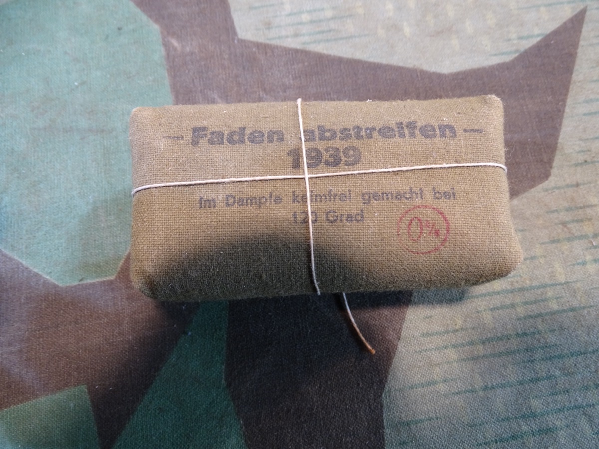 Kleines Verbandpäckchen der Wehrmacht, 1939, "Heilmittelstelle Wien III"