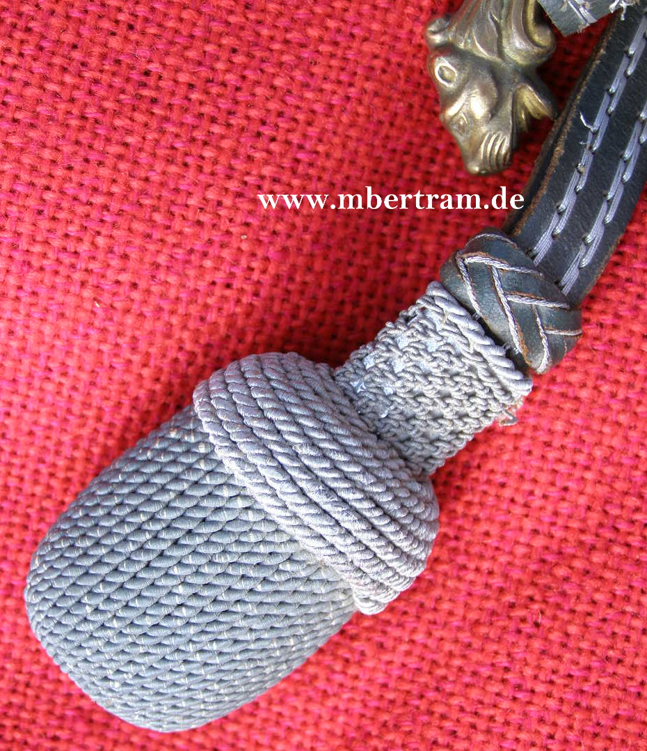 10384-8 Infanterie Offizierssäbel, Löwenkopfgriff, gekreuzte Säbel