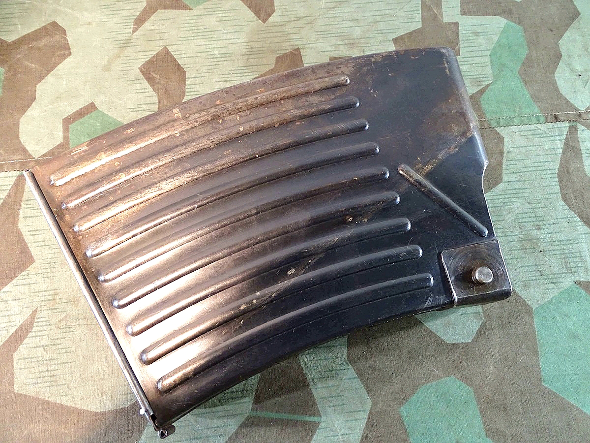 Magazin für Wehrmachts 2 cm Flak 30 oder 38, guter Zustand. Code fsu für Brandenburger Fahrradwerke Excelsior Magazin für Wehrmachts 2 cm Flak 30 oder 38, guter Zustand. Code fsu für Brandenburger Fahrradwerke Excelsior