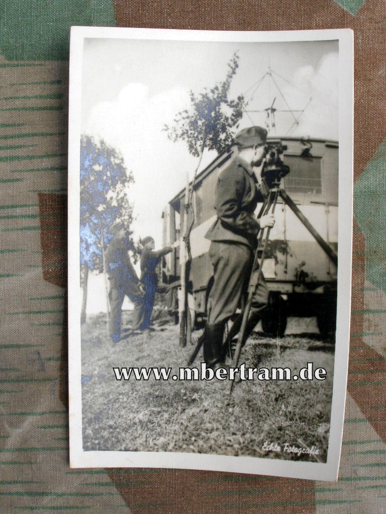 Einpeilen eines Senders- Funkfahrzeug mit Sendemast