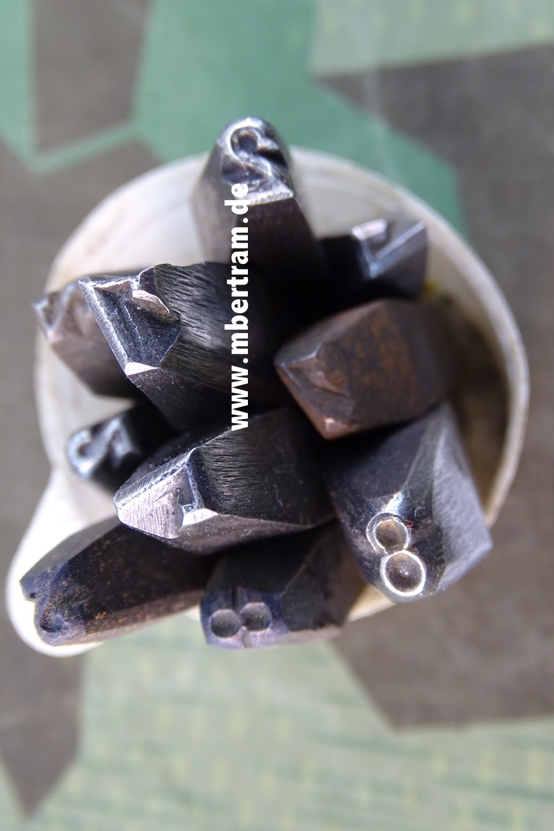 10 Schlagzahlen 7 mm vor 1945, schöne alte Form, z.B. f.  Fahrzeug Restaurierung