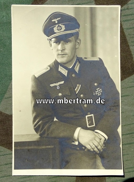 Portraitfoto Leutnant Heer mit EK 1 u 2 u. Schirmmütze