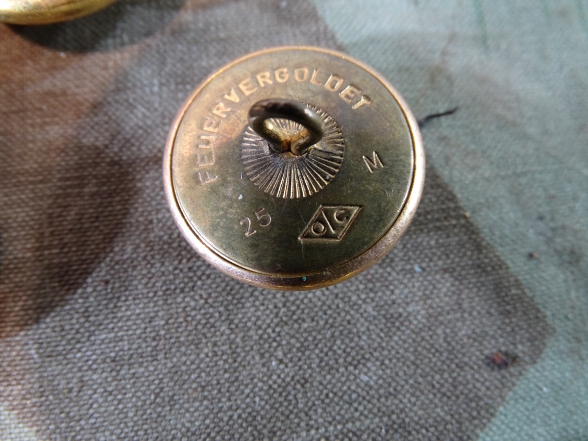 16 feuervergoldete 25 mm Kriegsmarine Ankerknöpfe, gleiche Optik aber gemischte Hersteller