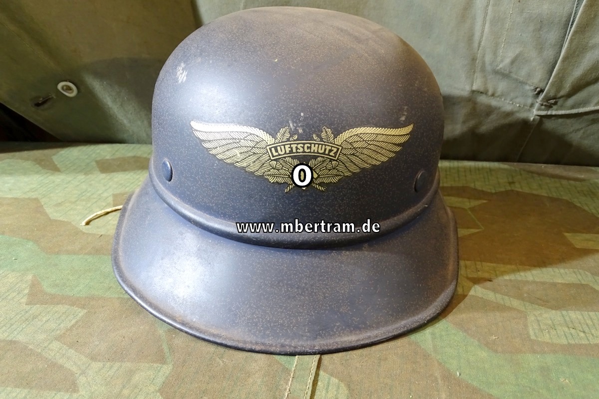 Luftschutz Helm, Gladiatorform, Originalwappen, dunkelblau