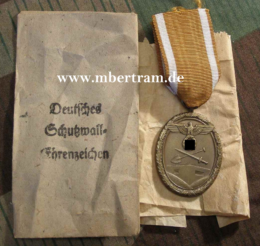 DEUTSCHES SCHUTZWALL EHRENZEICHEN AM BAND, TÜTE