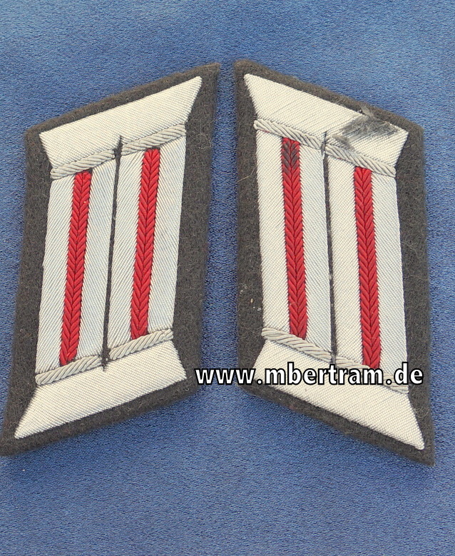 Ein Paar Kragenspiegel der Wehrmacht Heer Artillerie für Offiziere
