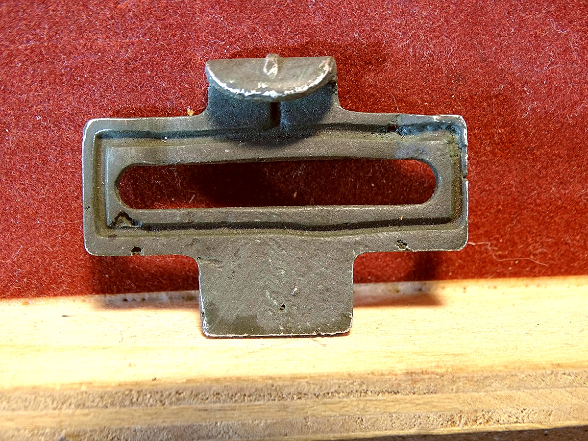 Feldgrauer Gegenhalt / Gegenhaken für Alu Koppelschlösser 3. Reich, LTC 1938