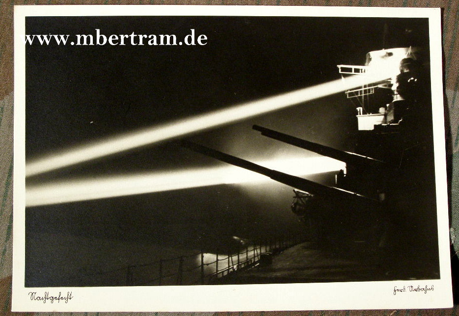 Postkarten Portraitaufnahme Kriegsmarine : "Nachtschiessen"