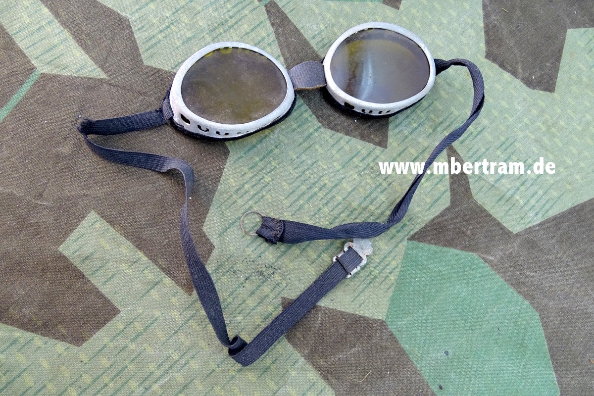 Wehrmacht Gebirgsjäger Gletscherbrille, Gestell mit getönten Gläsern.
