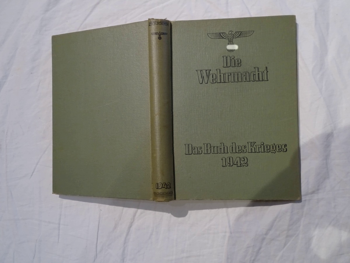 Die Wehrmacht 1942, " Das Buch des Krieges 1942 "
