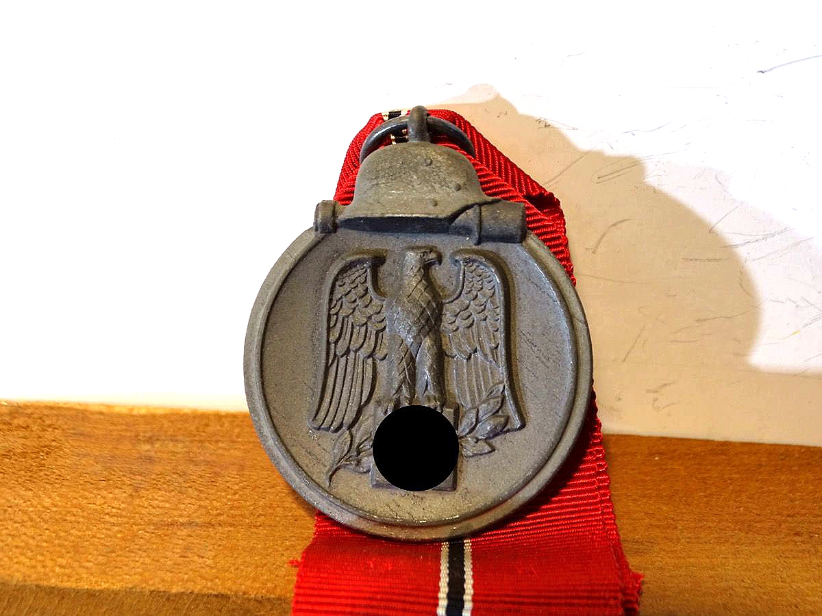 Medaille Winterschlacht im Osten 1941/42 mit Band, Ostmedaille, ohne Hersteller 