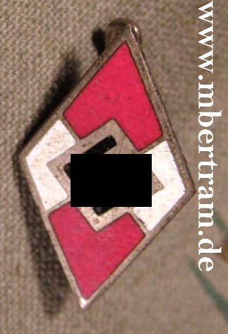 Hitler-Jugend Mitgliedsabzeichen, emaillierte Ausführung