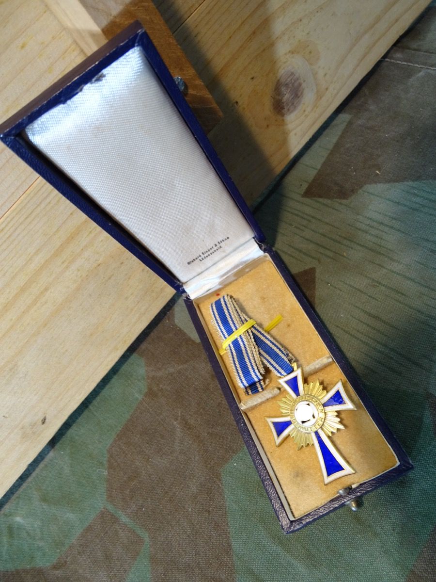 Ehrenkreuz der deutschen Mutter, Gold m. Etui, "Sieper & Söhne Lüdenscheid"