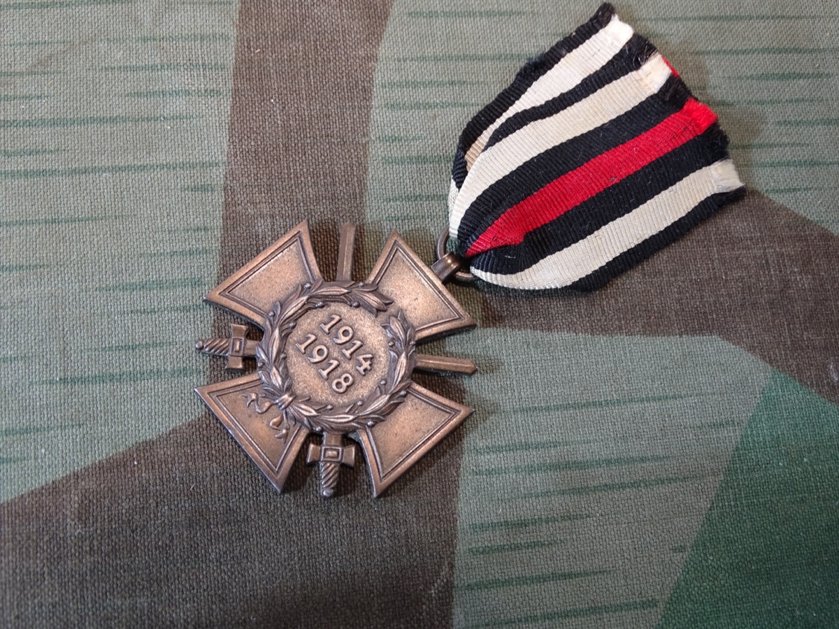 Ehrenkreuz für Frontkämpfer 1914/ 1918 mit Schwertern. 91 R.V. Pforzheim