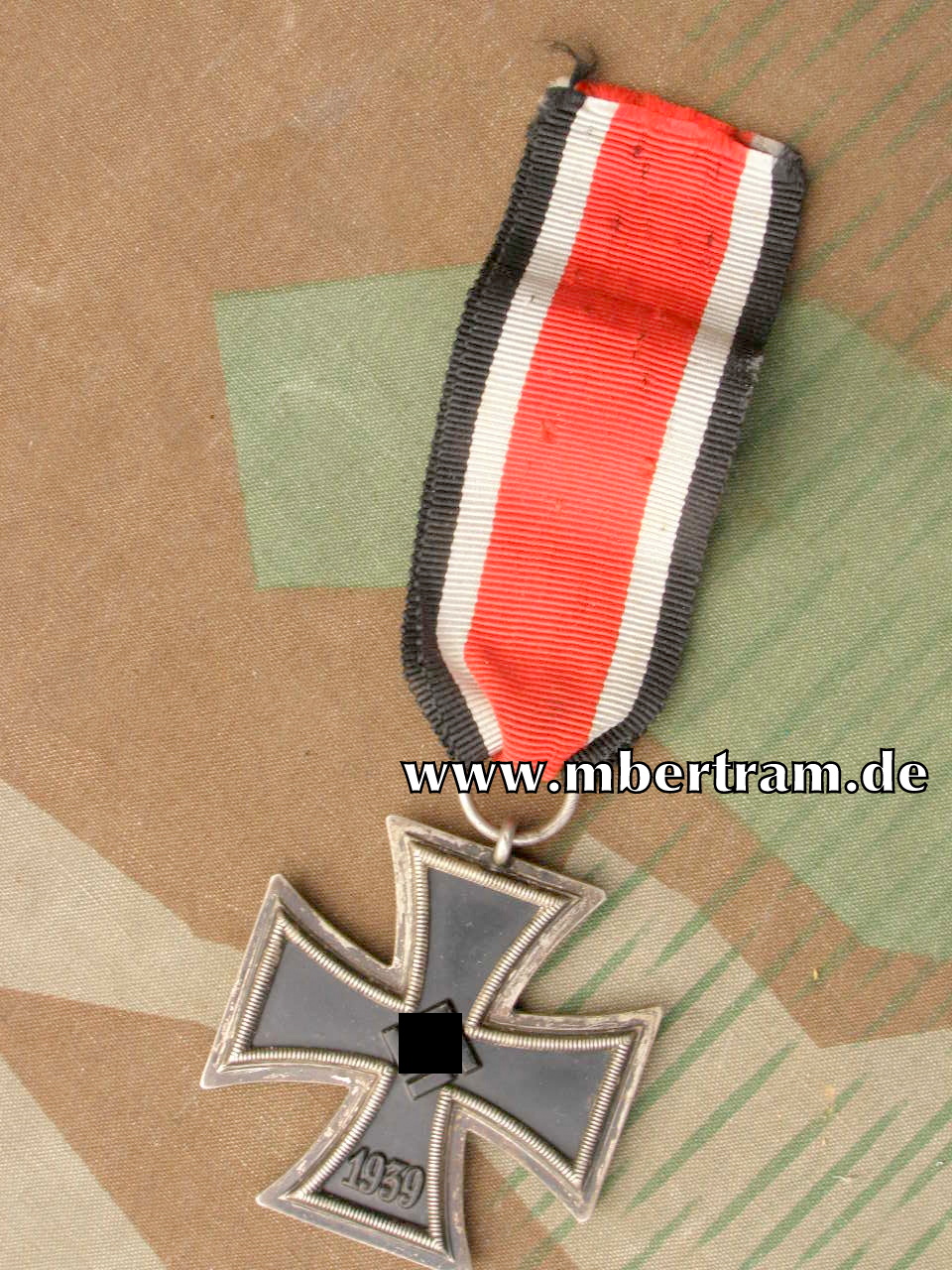 EISERNES KREUZ 1939 2. KLASSE AM BAND o. Hersteller