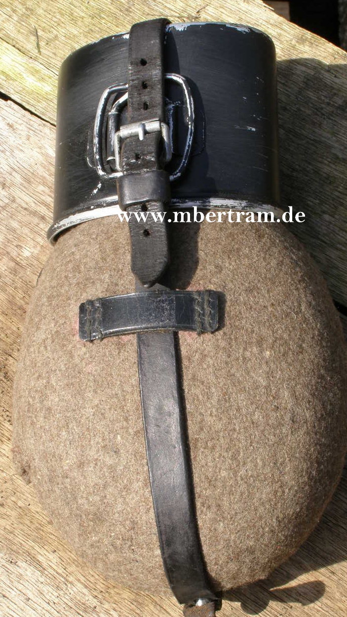 WH Feldflasche M 31, Hst: "HRE 35", nummerngleich