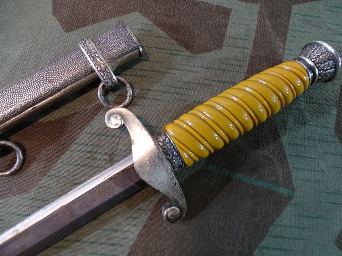 Replik: Wehrmacht Heeres Offiziersdolch, Höller Solingen, alte 70er Jahre Kopie. 