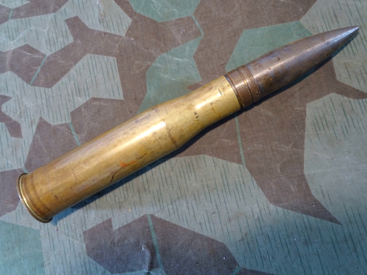 US 37 mm KwK Deko Panzer Granate mit Messinghülse SMC 1942