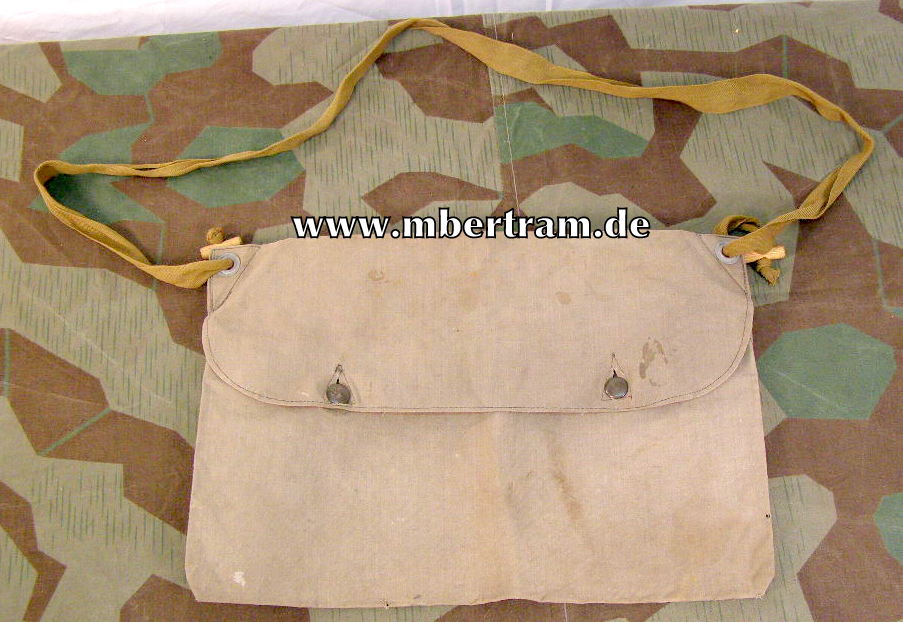 Tasche f. leichten Gasschutzanzug M 39 von 1945 mit WaA.