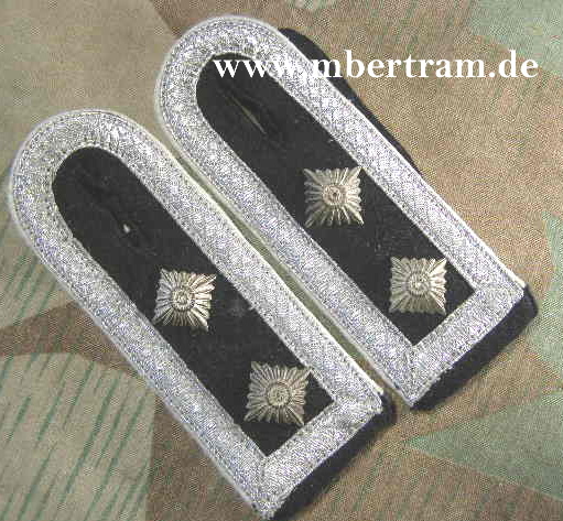 Replik: Paar Schulterklappen Waffen SS Inf. Feldwebel