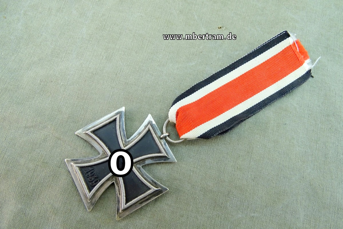 Eisernes Kreuz 1939 2. Klasse, ohne Hersteller im Ring, schöner Zustand