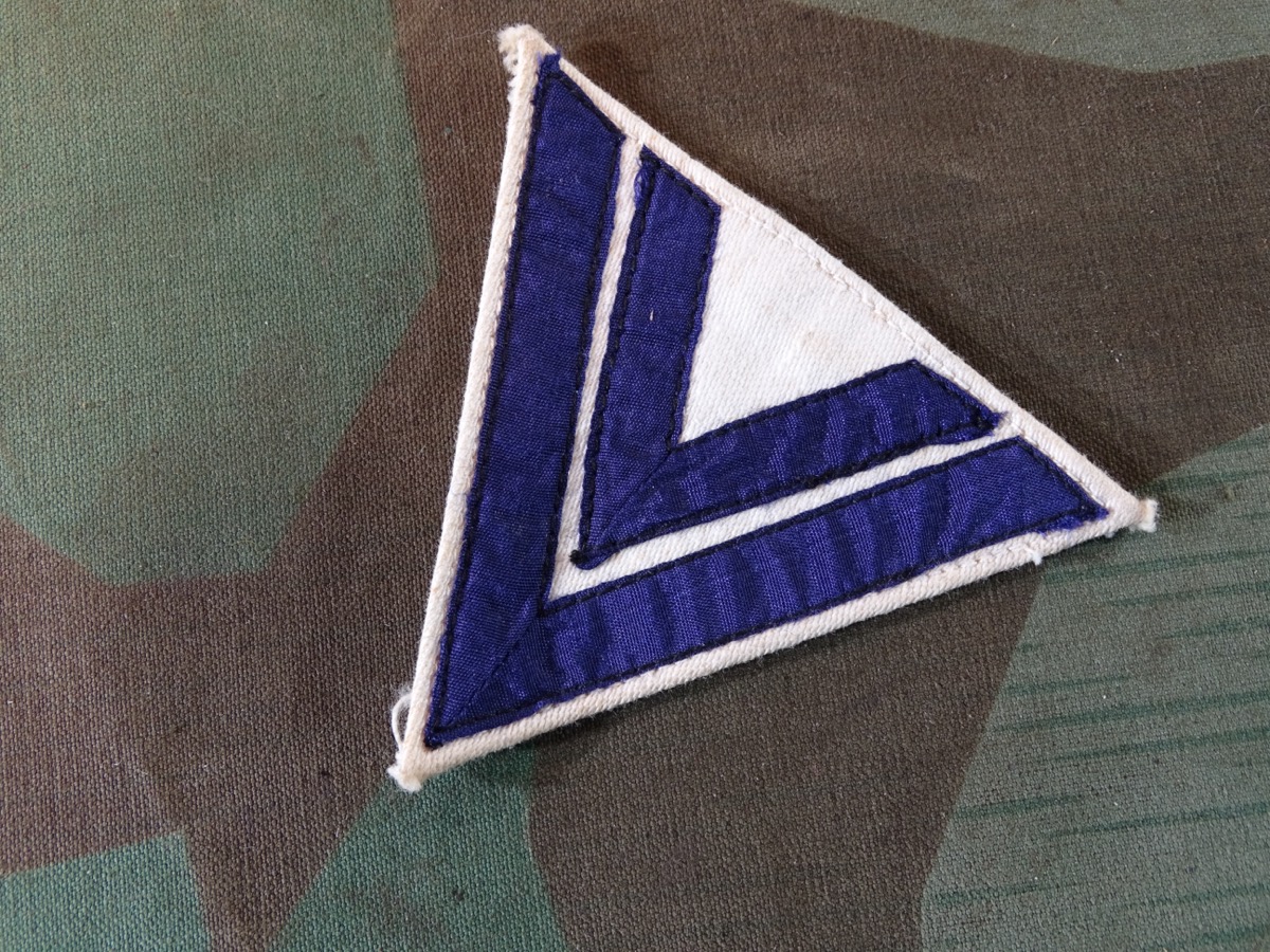 Ärmelabzeichen Kriegsmarine Matrosen Obergefreiter für die weiße Uniform, Scharnhorst