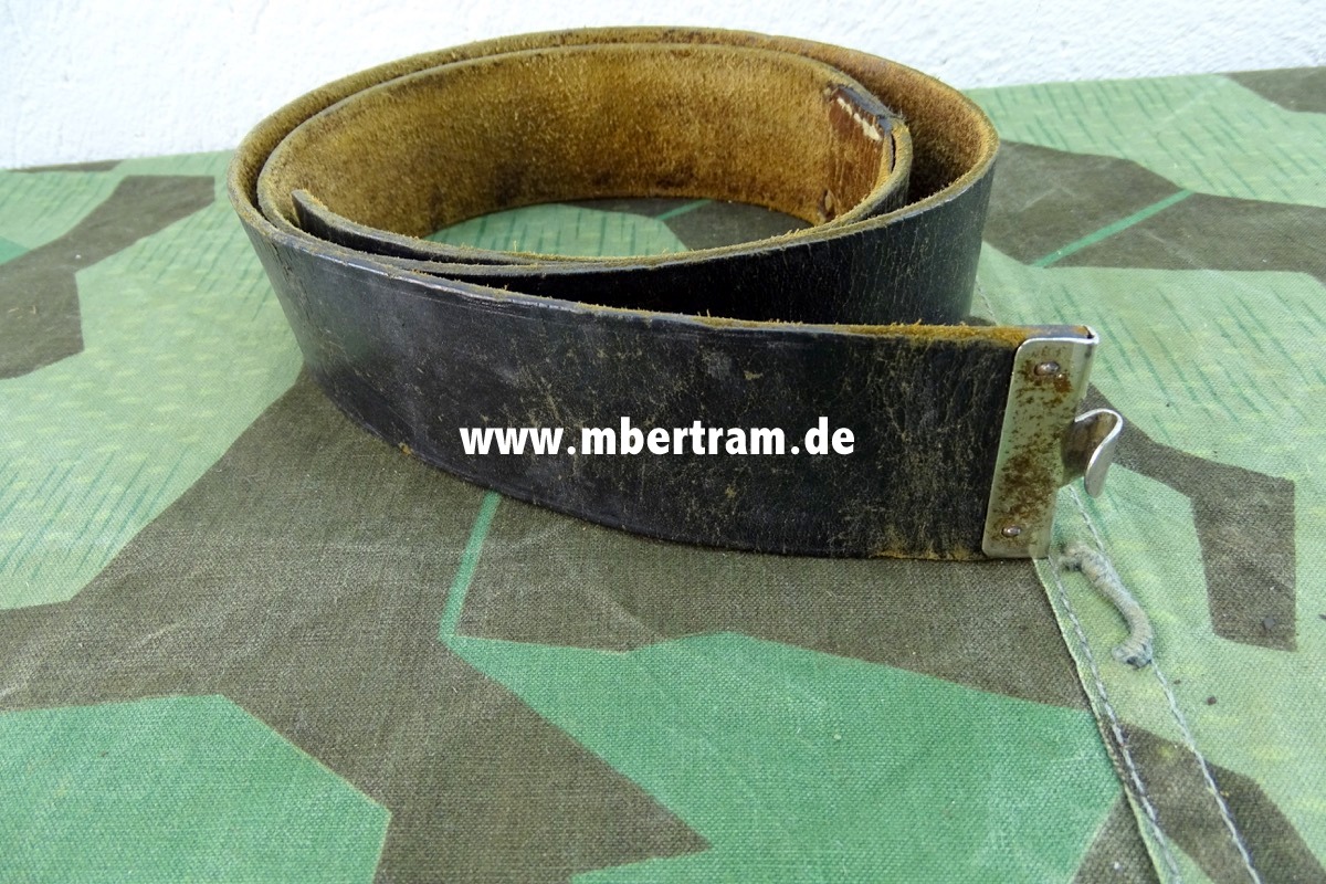 2. Weltkrieg, Koppelriemen für Parteiverbände, ( HJ/ SS...) schwarzes Leder ca.100cm