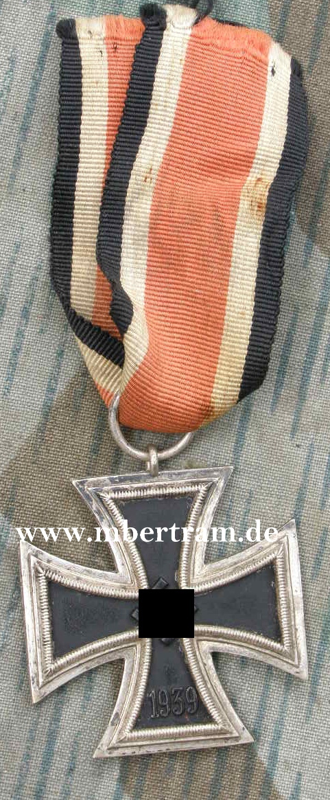 EISERNES KREUZ 1939 2. KLASSE AM BAND o. HERSTELLER